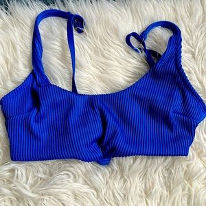 Hollister bikini top !